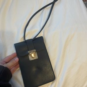 simple small crossbody